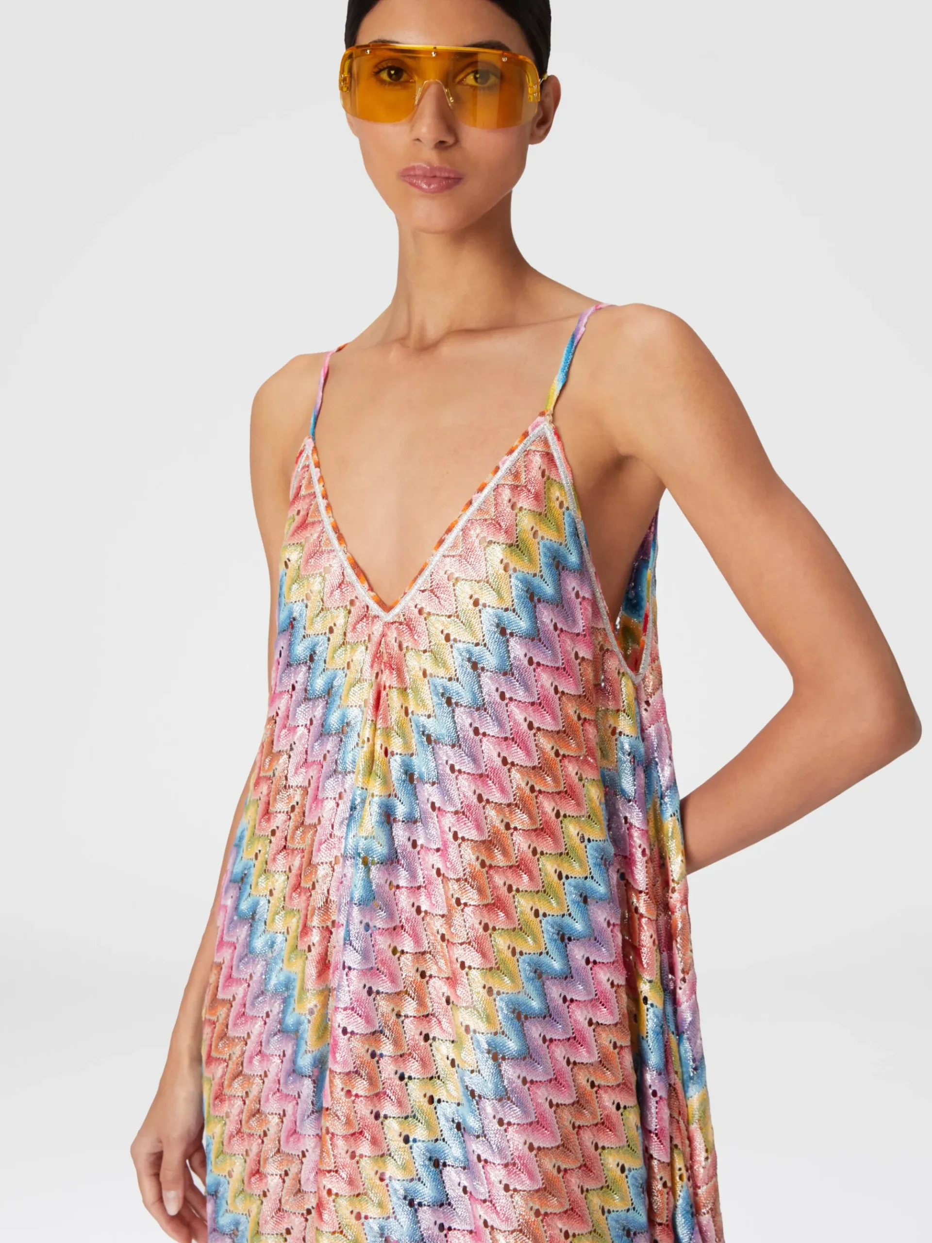 Abito copricostume a foulard in pizzo spalmato