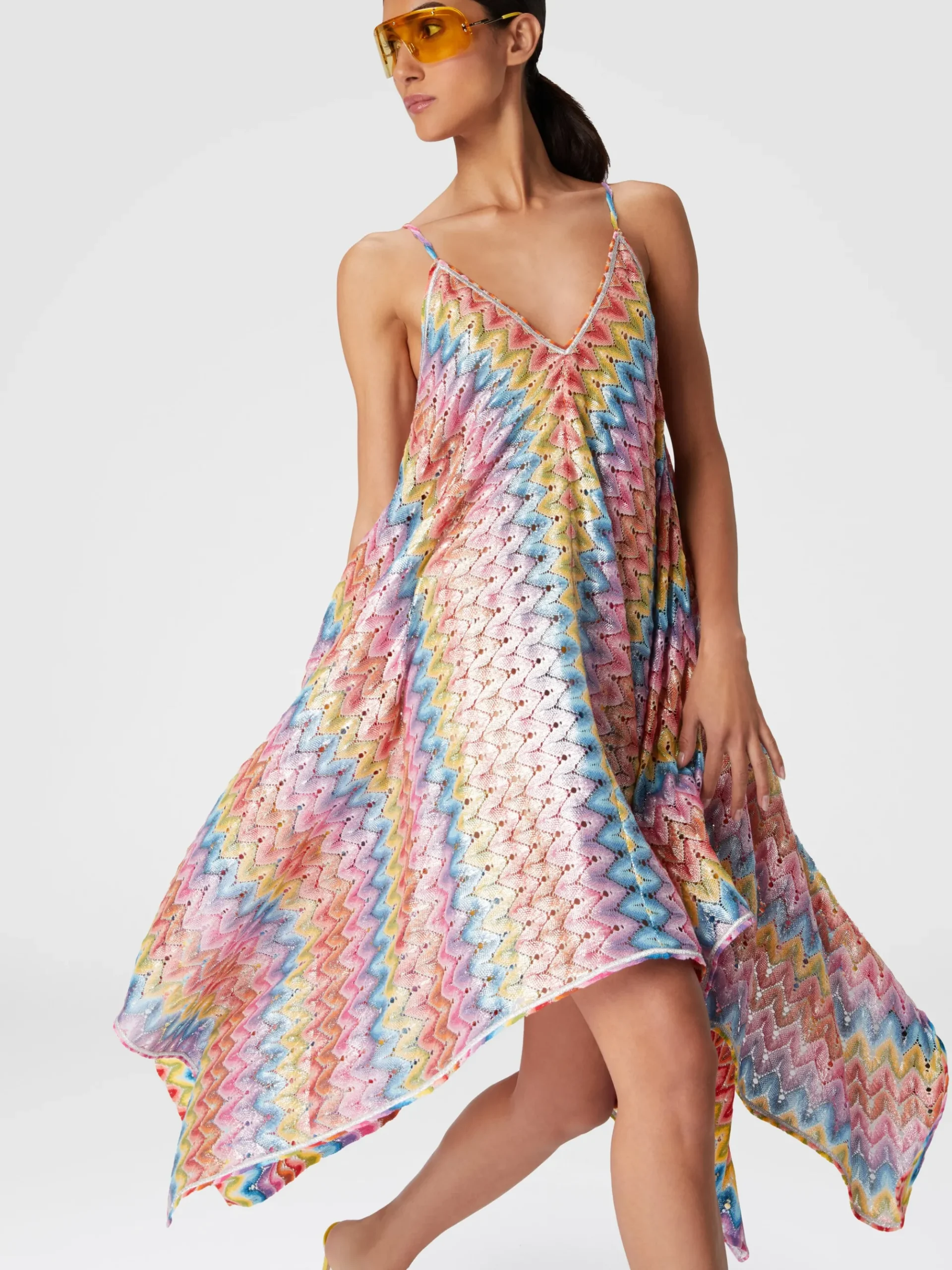 Abito copricostume a foulard in pizzo spalmato