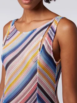 Abito copricostume lungo in crochet rigato con spacchi