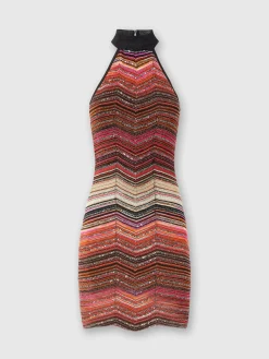 Abito corto smanicato chevron lamé con paillettes e scollo all'americana
