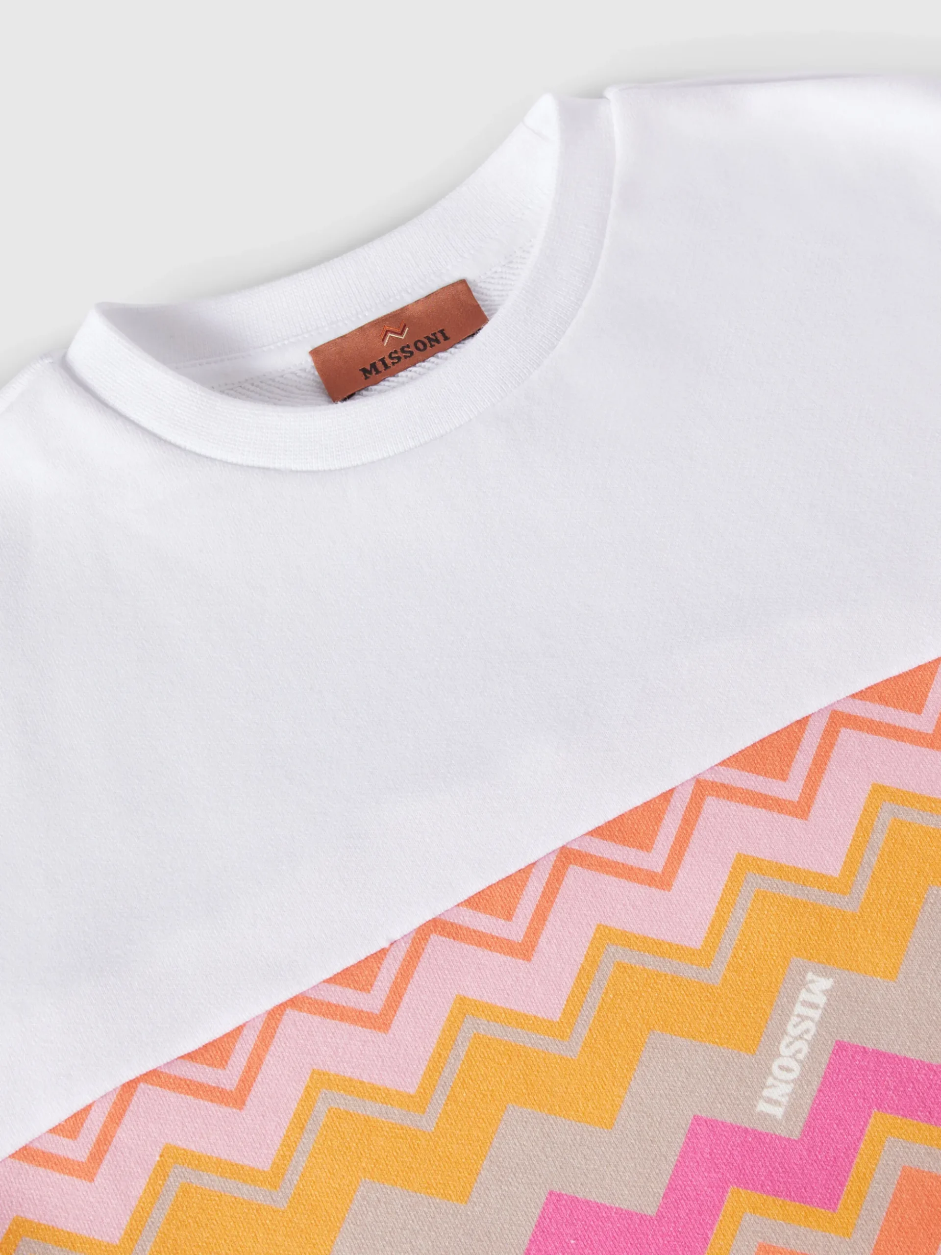 Abito in cotone con inserti zig zag e logo
