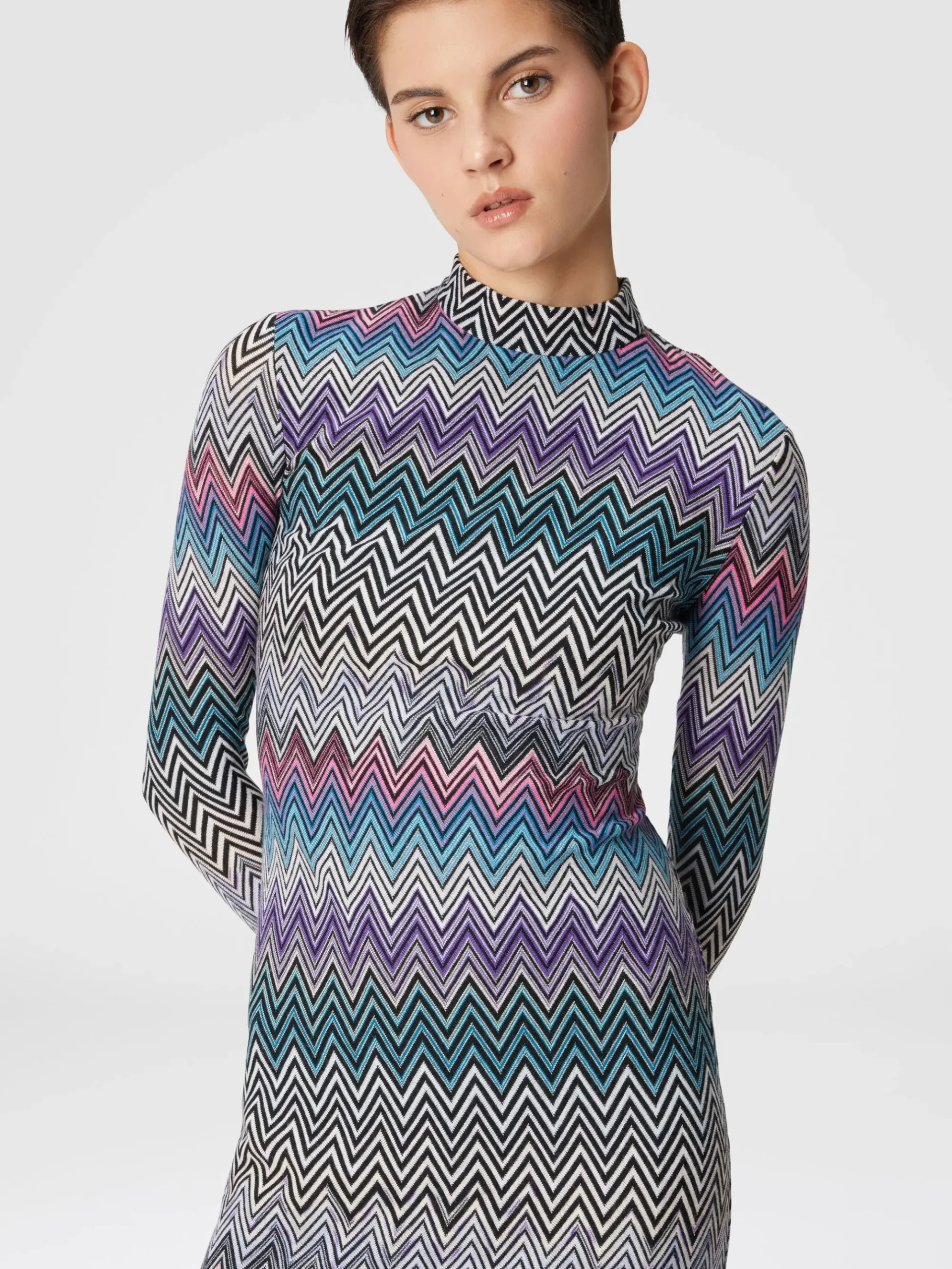 Abito lungo a collo alto in lana zig zag