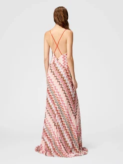 Abito lungo patchwork con motivo zig zag e spalline incrociate