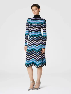 Abito midi a collo alto con motivo greca zig zag