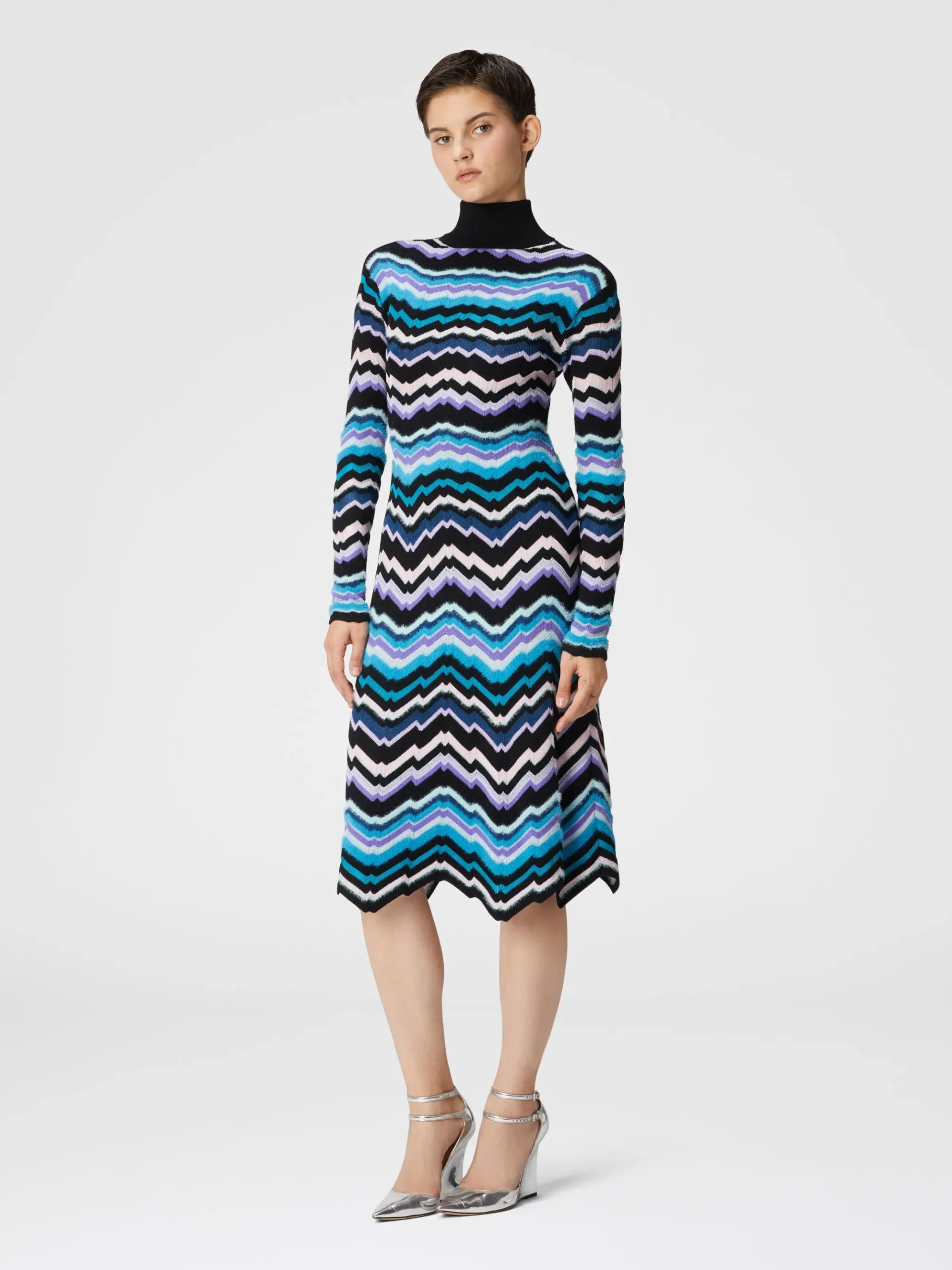 Abito midi a collo alto con motivo greca zig zag