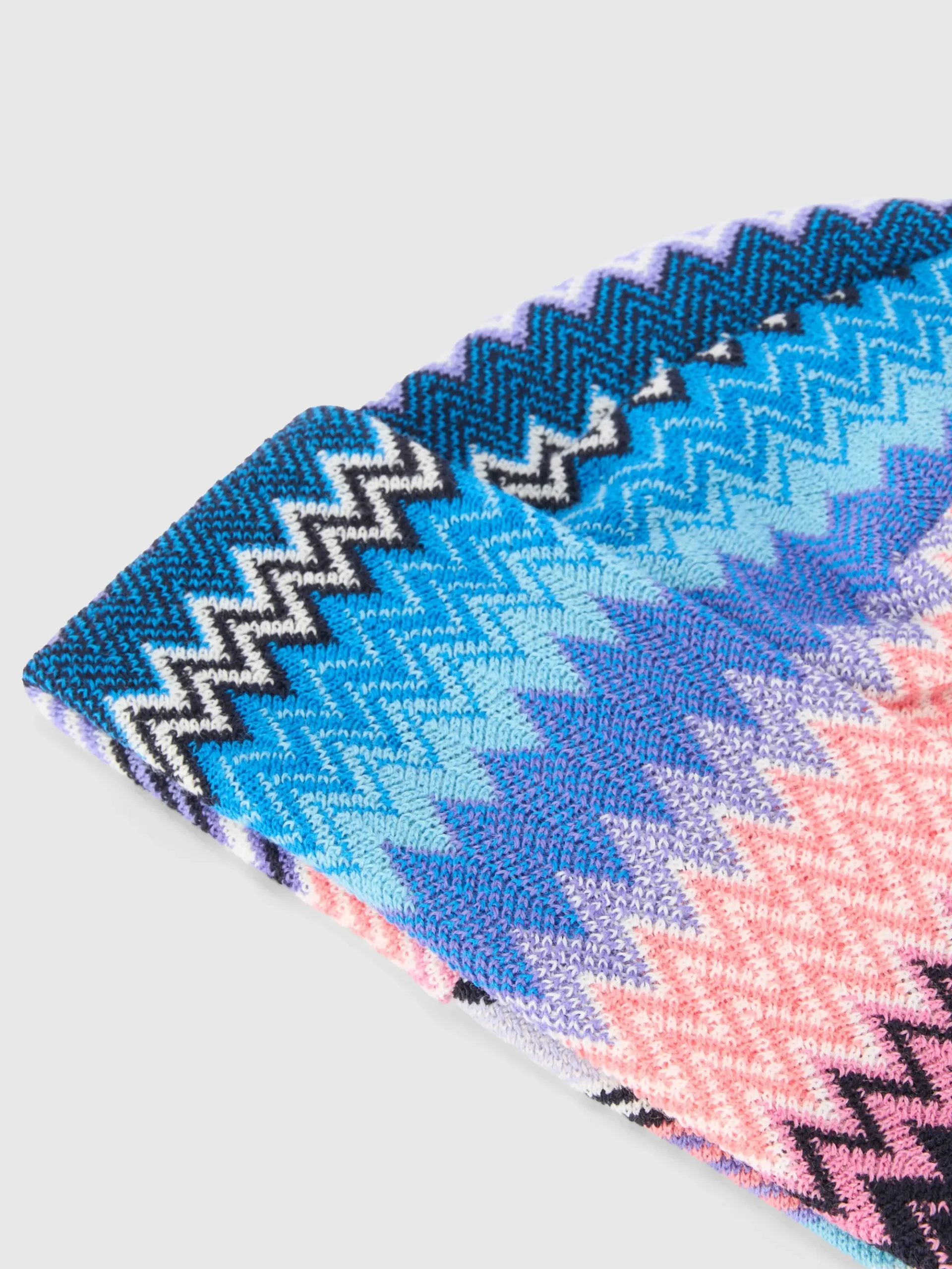 Beanie in misto lana zig zag