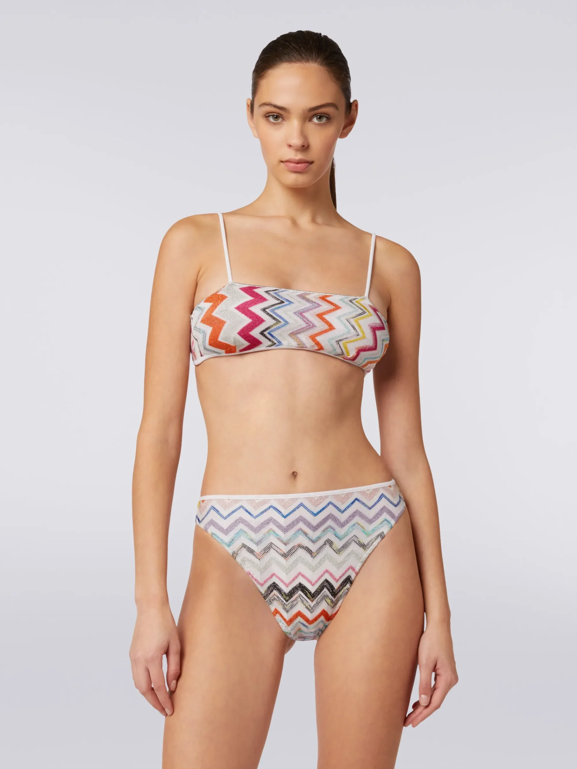 Bikini in viscosa zig zag con lurex e slip a vita alta