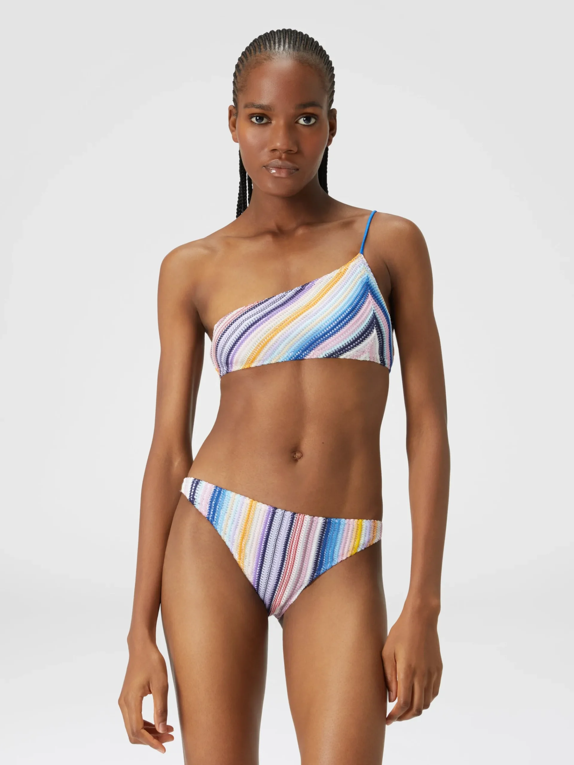 Bikini monospalla in crochet rigato