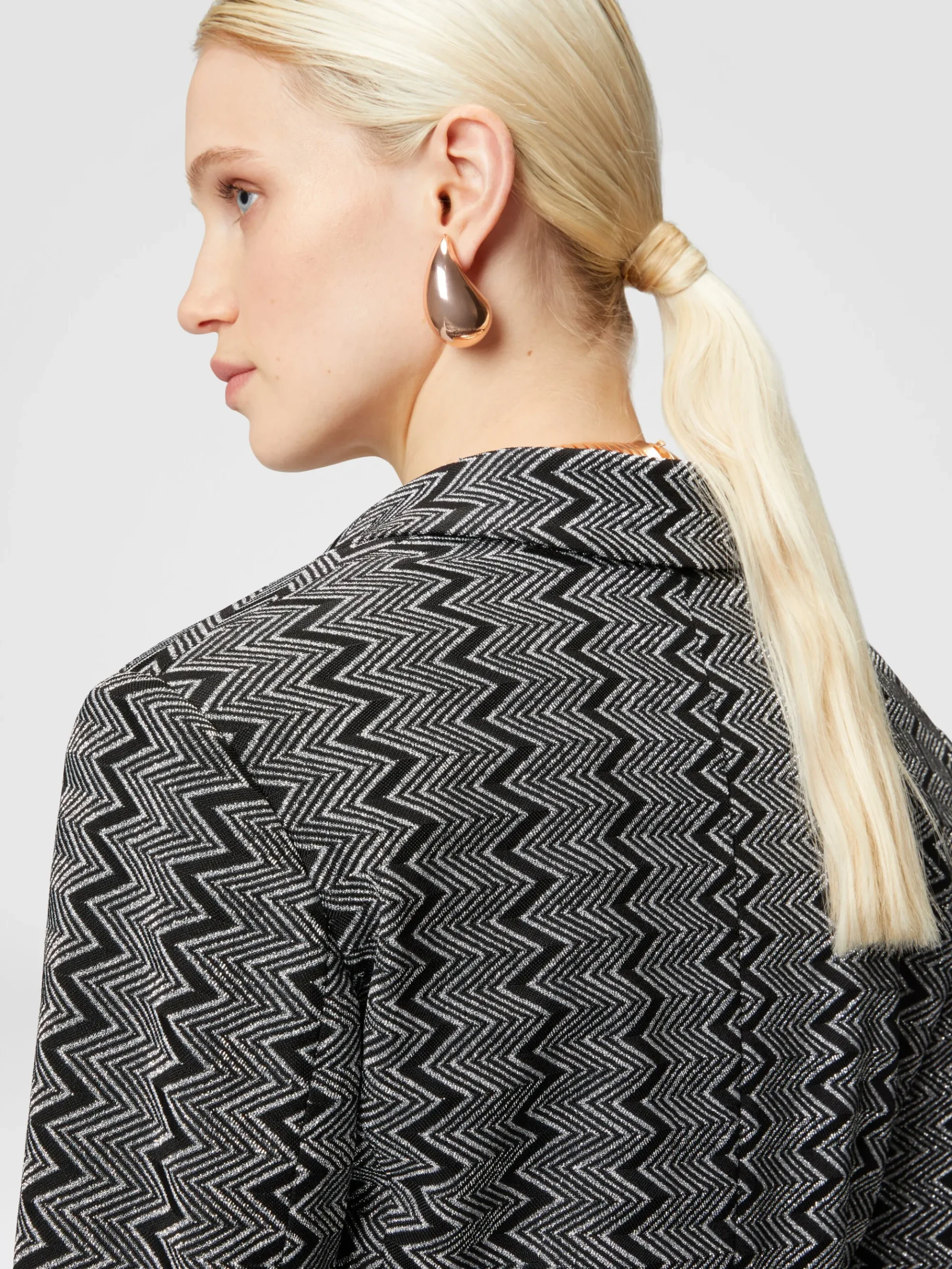 Blazer corto in misto viscosa zig zag lamé