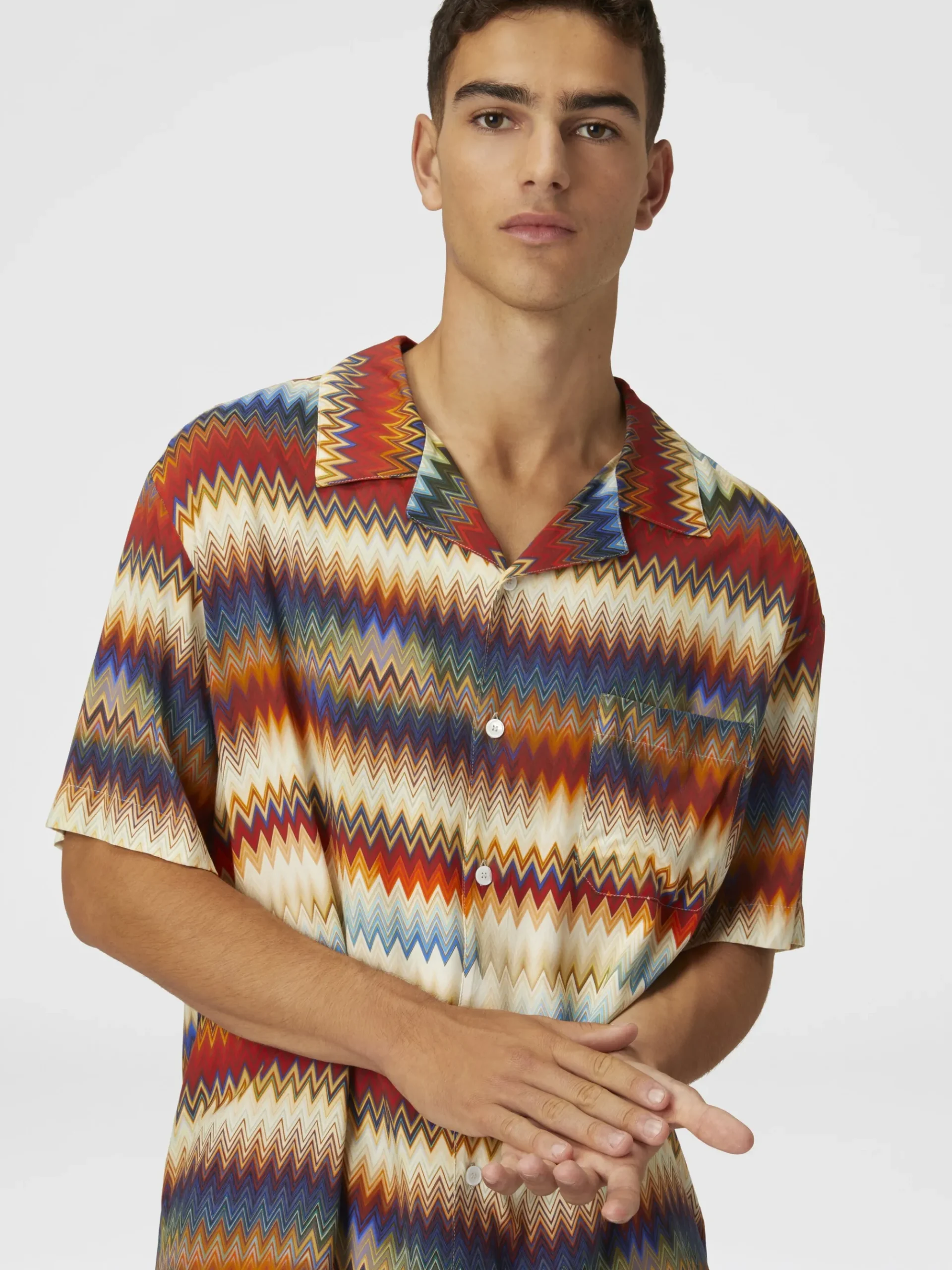 Camicia bowling con stampa micro zig zag sfumata e taschino