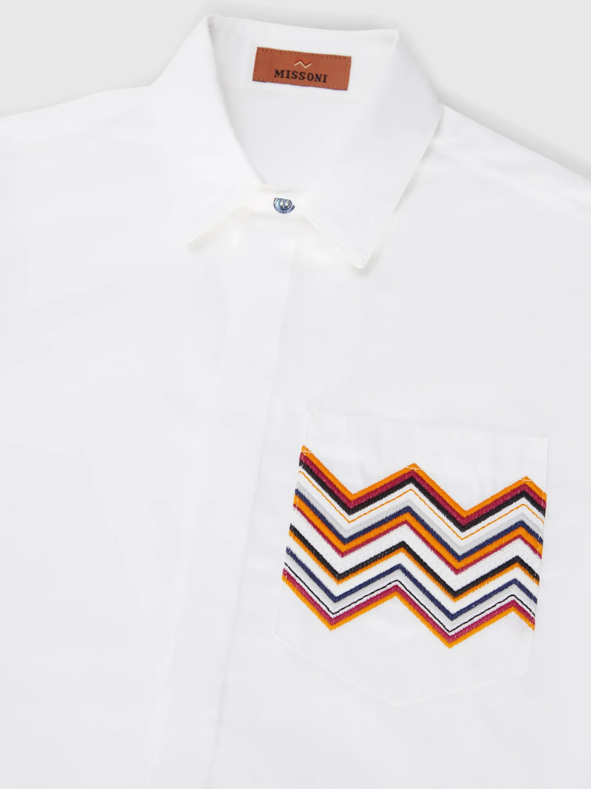 Camicia in cotone con dettaglio zig zag sul taschino