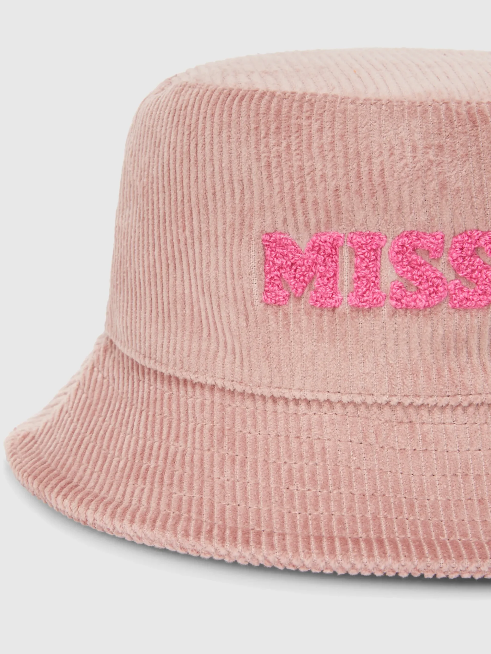 Cappello in velluto di cotone millerighe