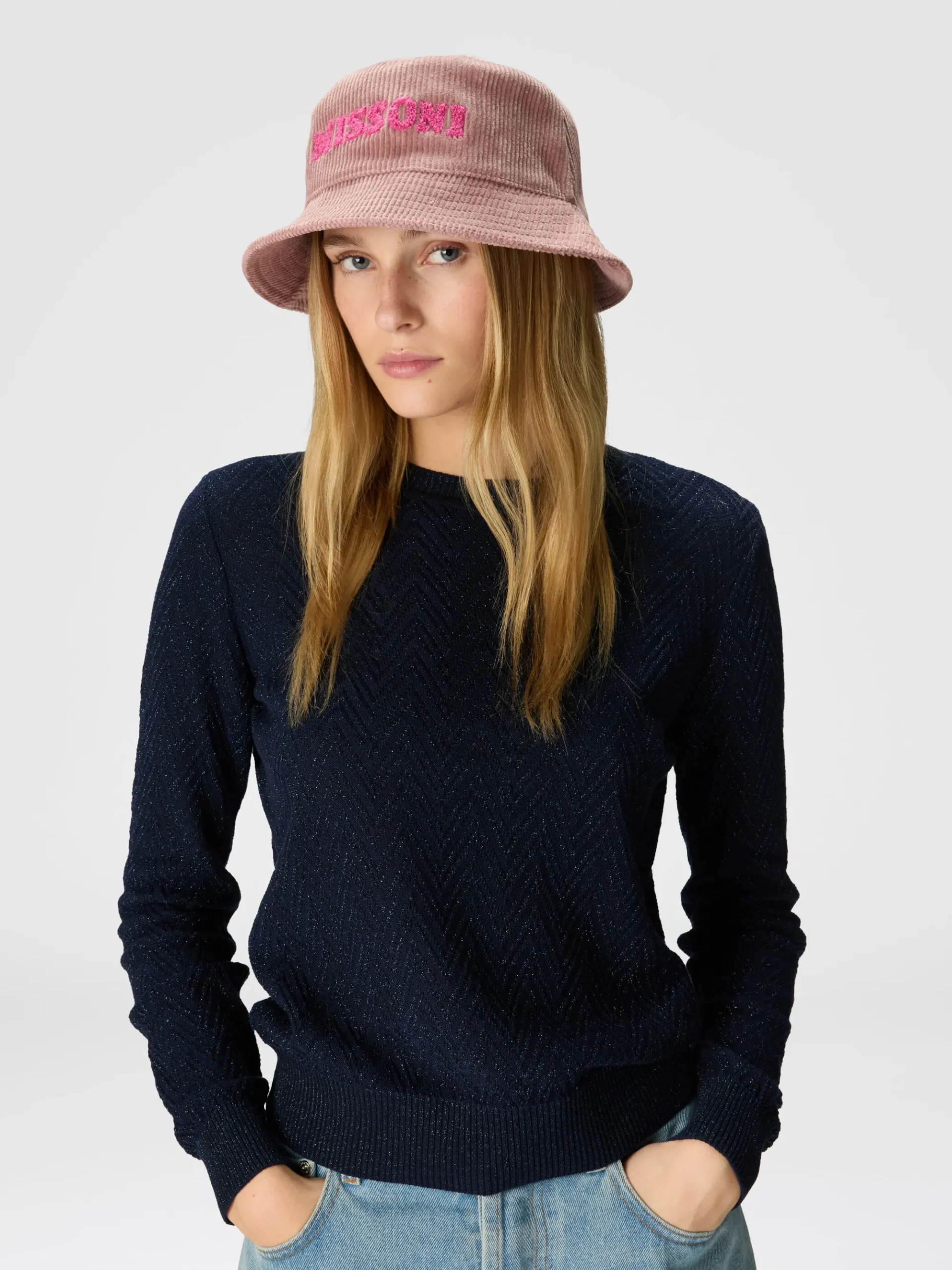 Cappello in velluto di cotone millerighe