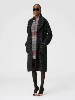 Cappotto in maglia bouclé con chevron lamé