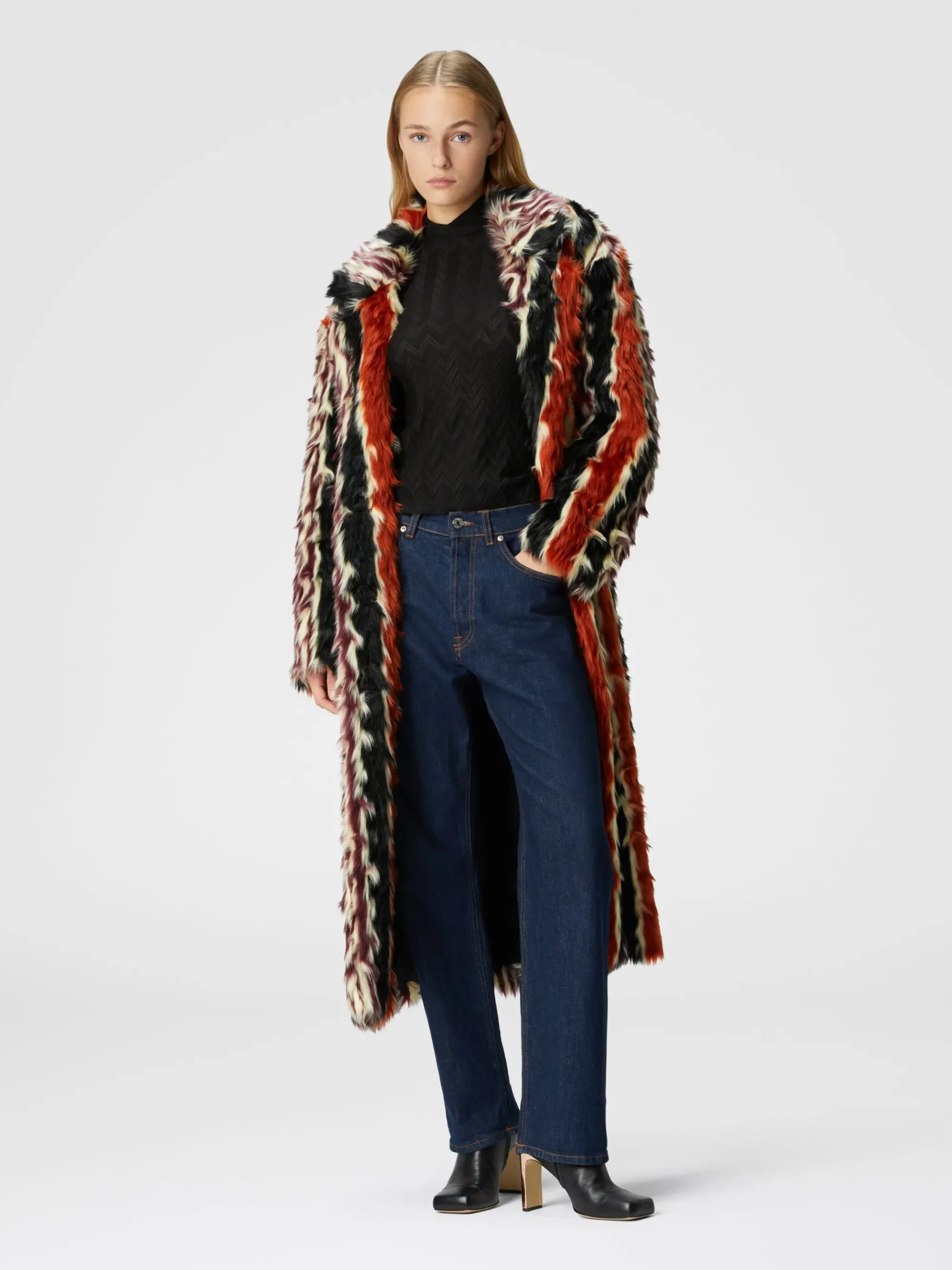 Cappotto lungo in faux fur a righe