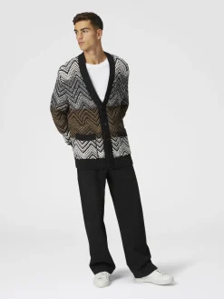 Cardigan in maglia crochet con macro zig zag e tasche