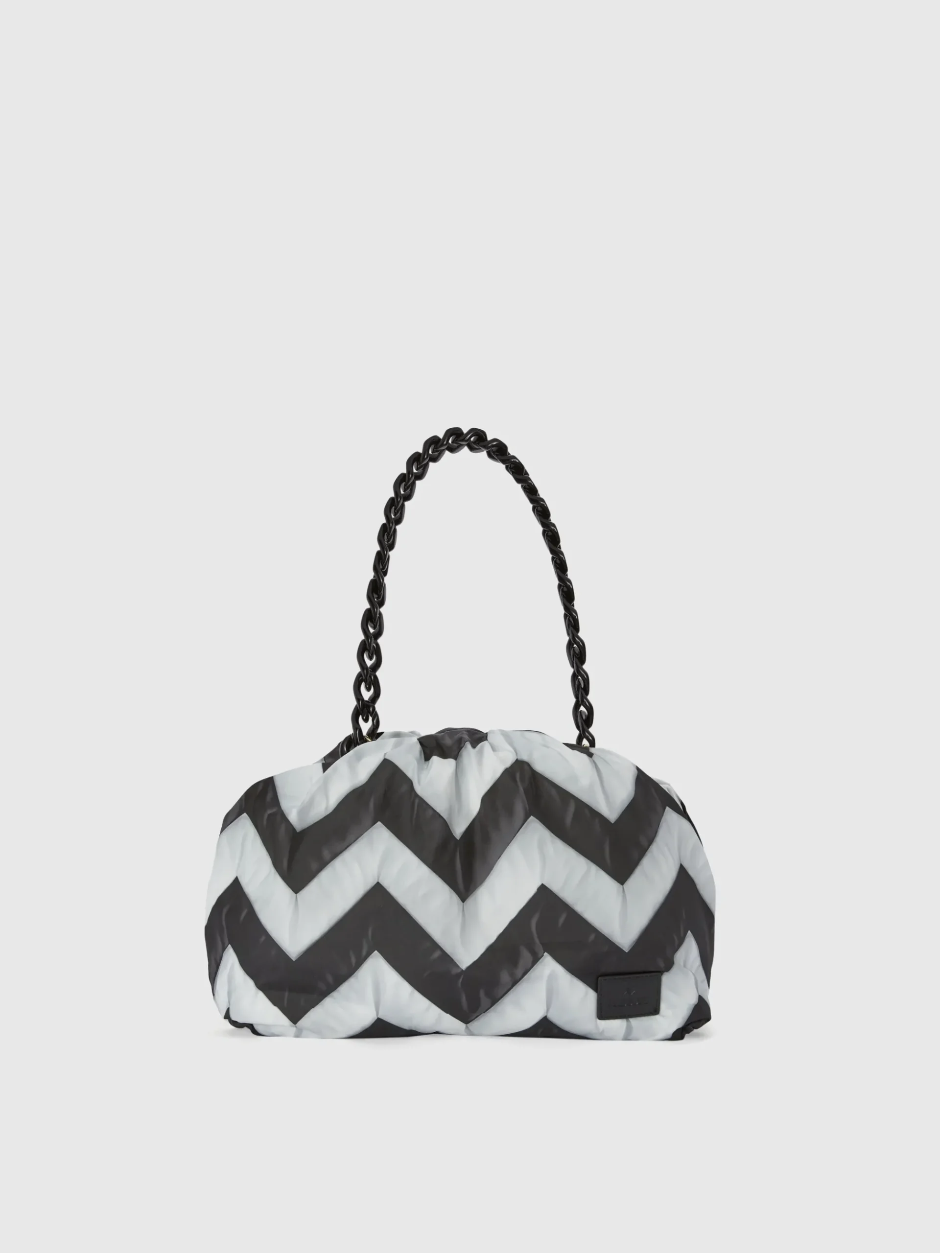Clutch in tessuto zig zag con tracolla remobile