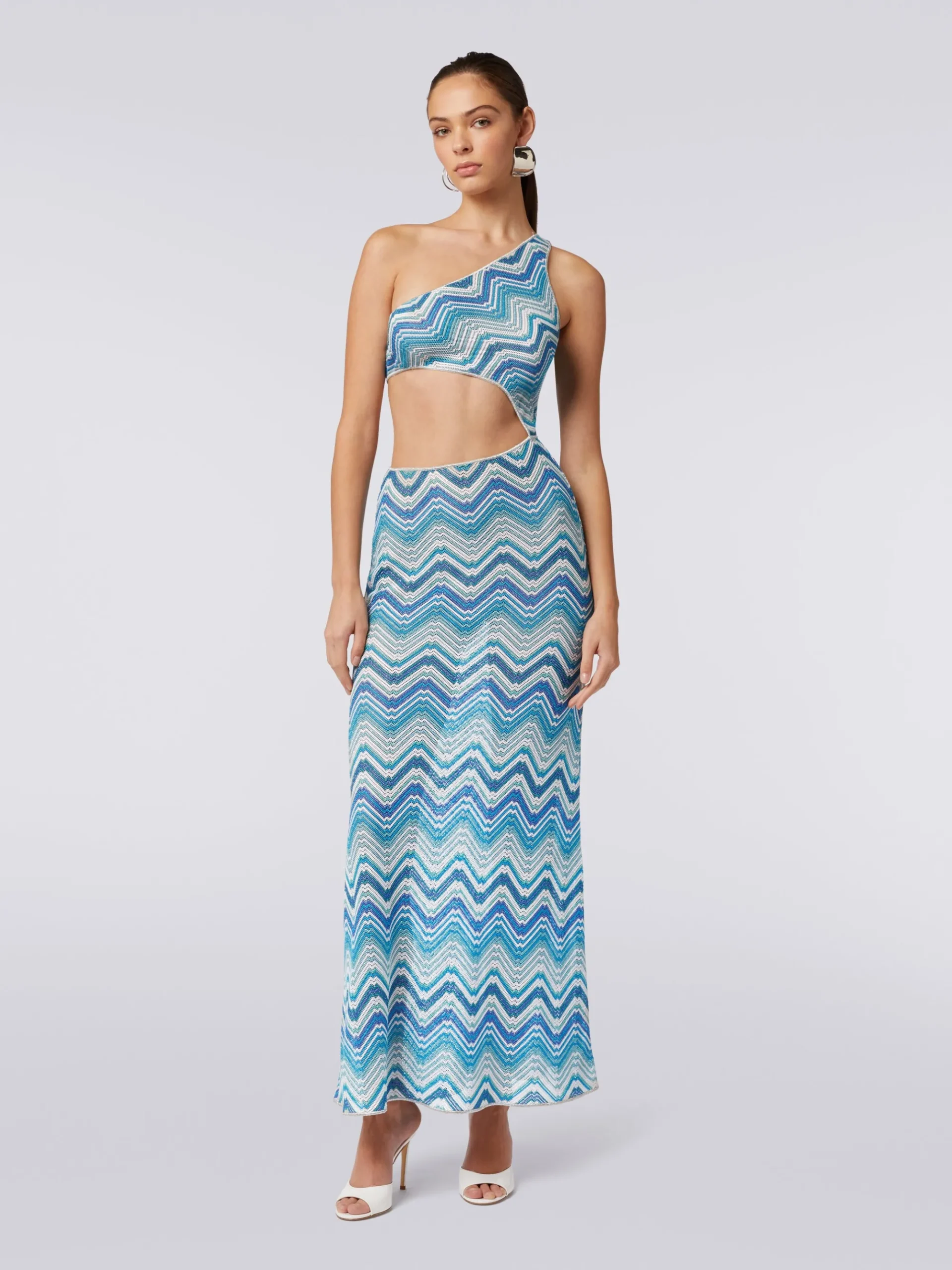 Copricostume lungo in crochet chevron con taglio cut out e lurex