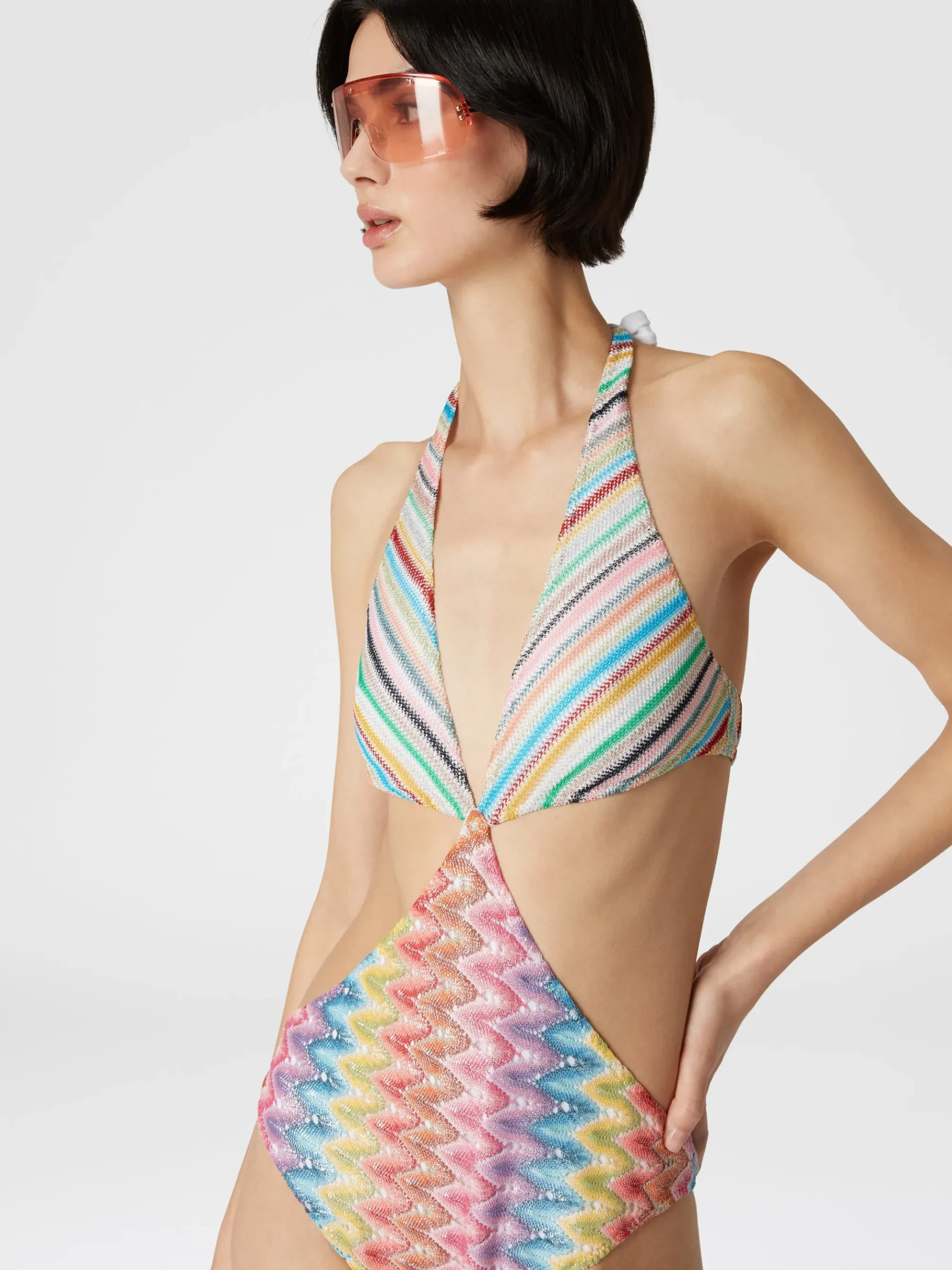 Costume intero patchwork con dettagli cut out