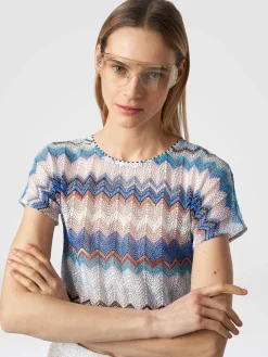 Crop top crochet con schiena scoperta