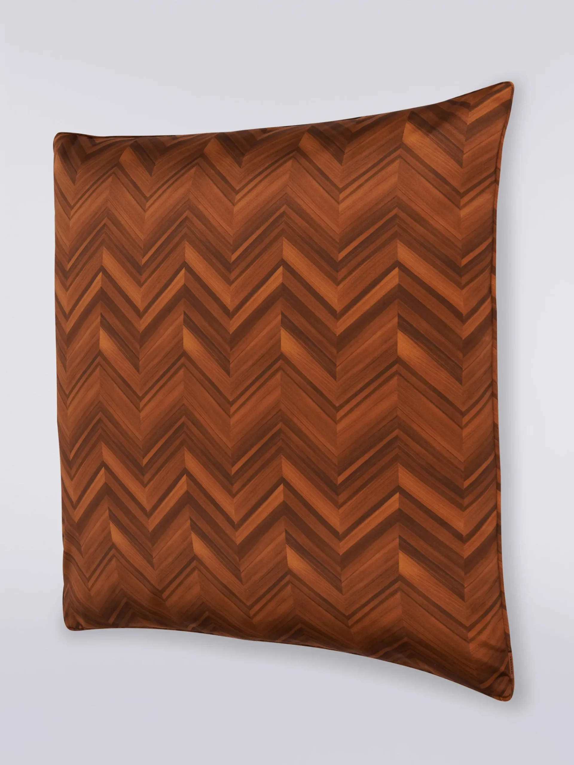 Cuscino Layers 60x60 cm in rasatello di cotone chevron