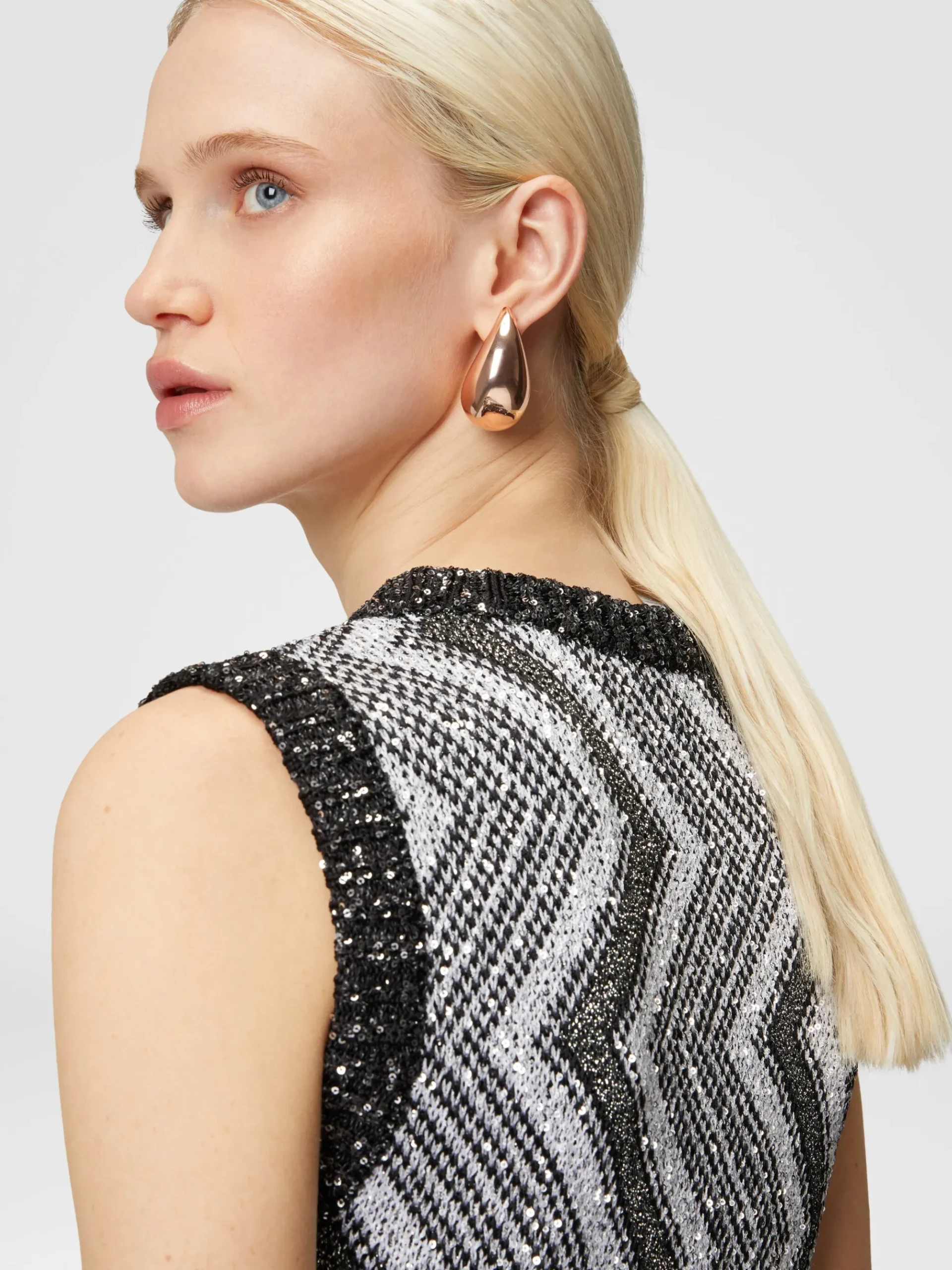 Gilet con macro zig zag e paillettes