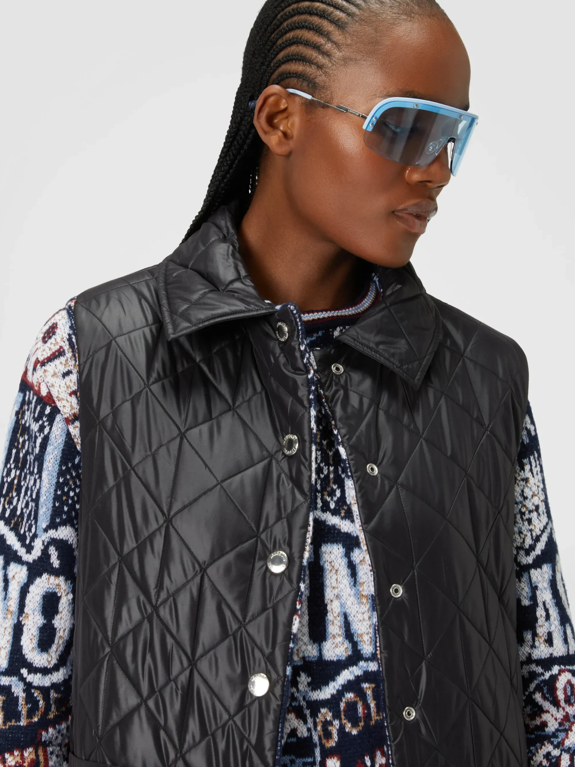 Gilet reversibile con impunture e scritte