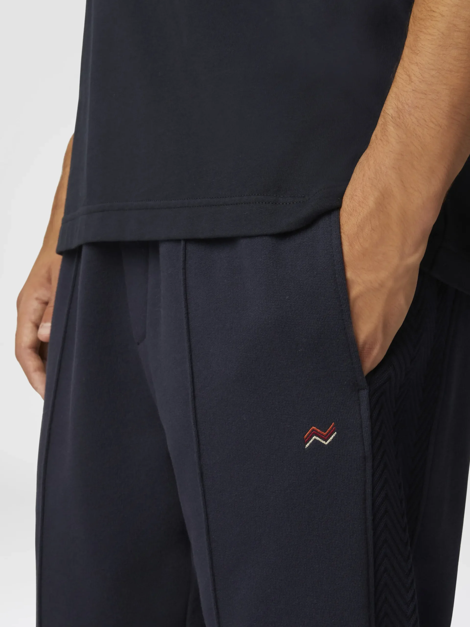 Joggers in cotone con ricamo zig zag