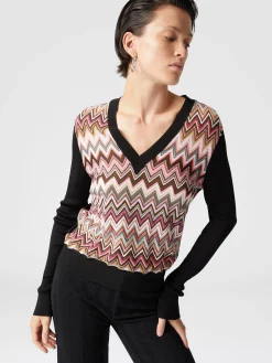 Magli in misto viscosa con inserto chevron e scollo a V