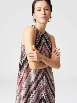 Mini-abito a trapezio con motivo zig zag seghettato lamé