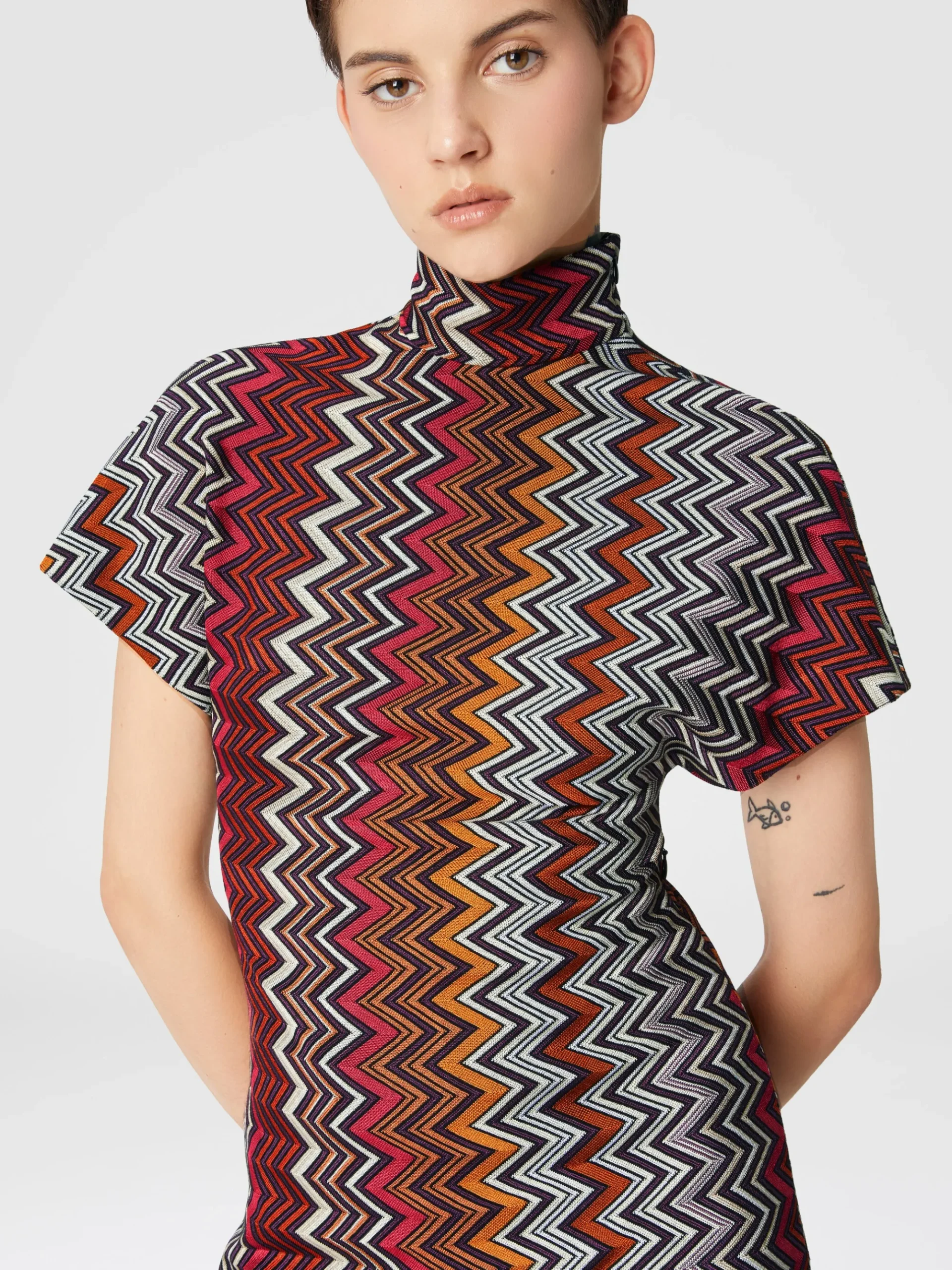 Mini-abito in viscosa e lana zig zag