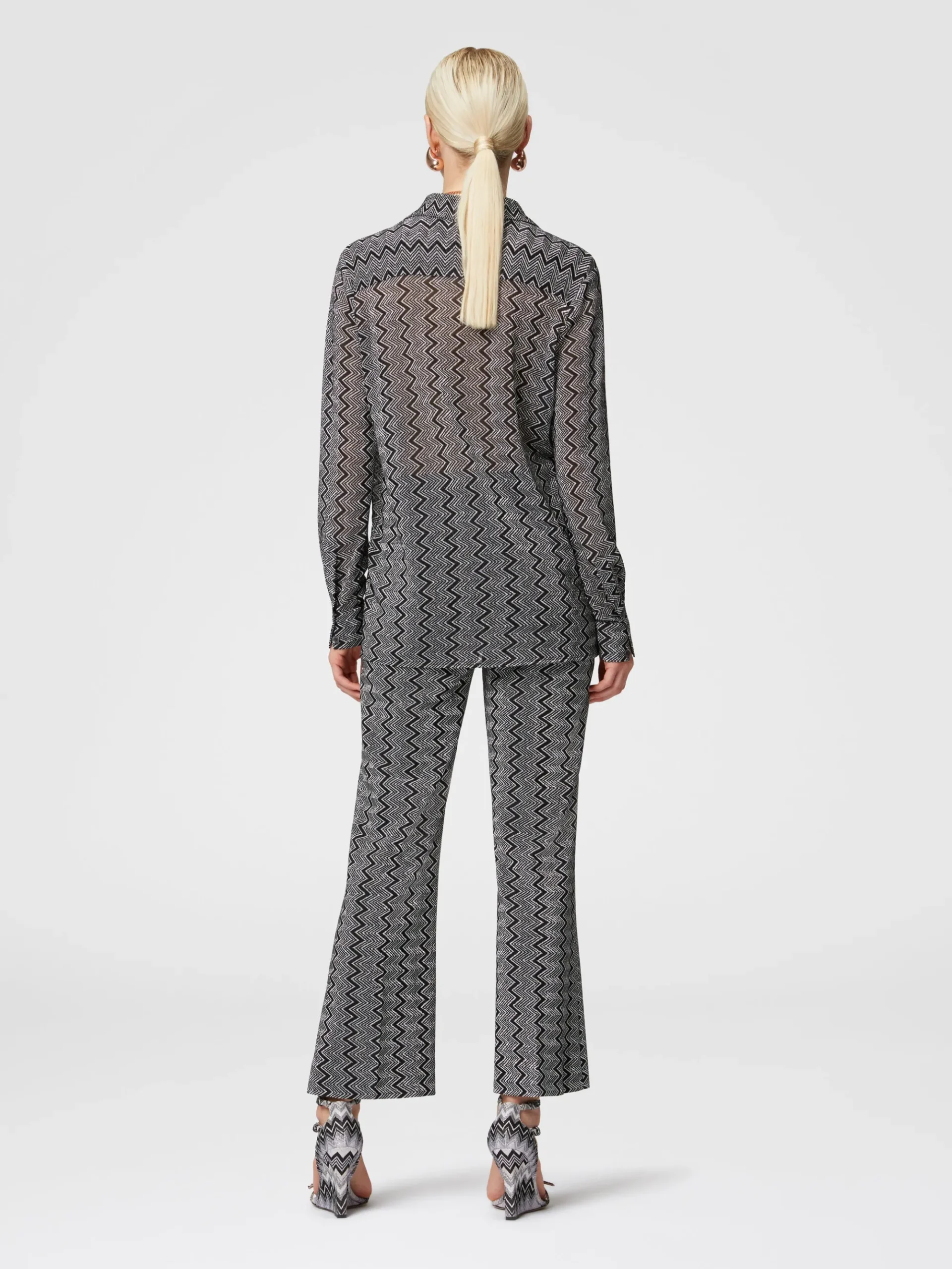 Pantaloni crop con motivo zig zag lamé