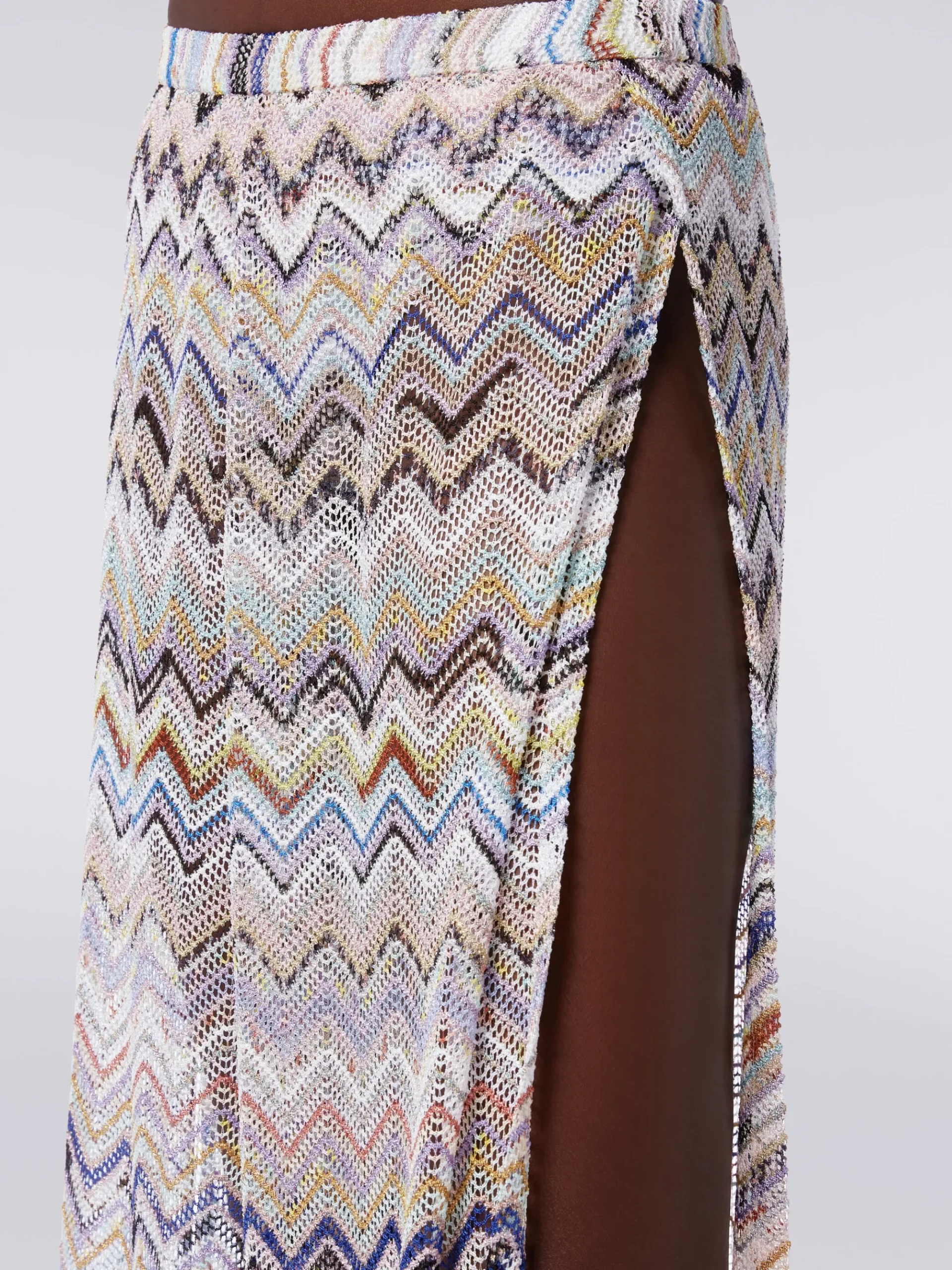 Pantaloni in maglia di viscosa a rete zig zag con lurex