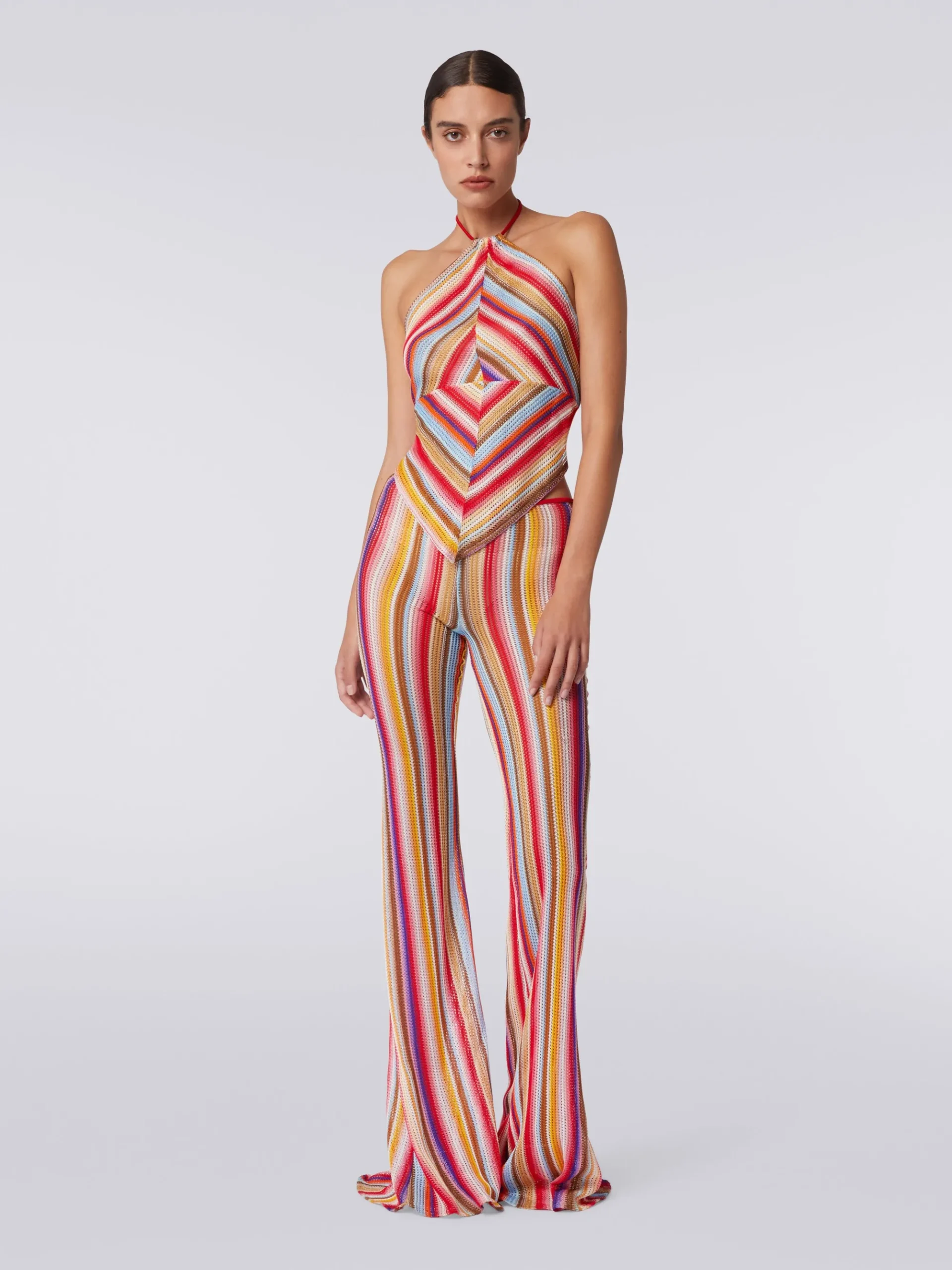 Pantaloni svasati in crochet rigato