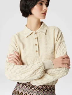 Polo a maniche lunghe con chevron tono su tono