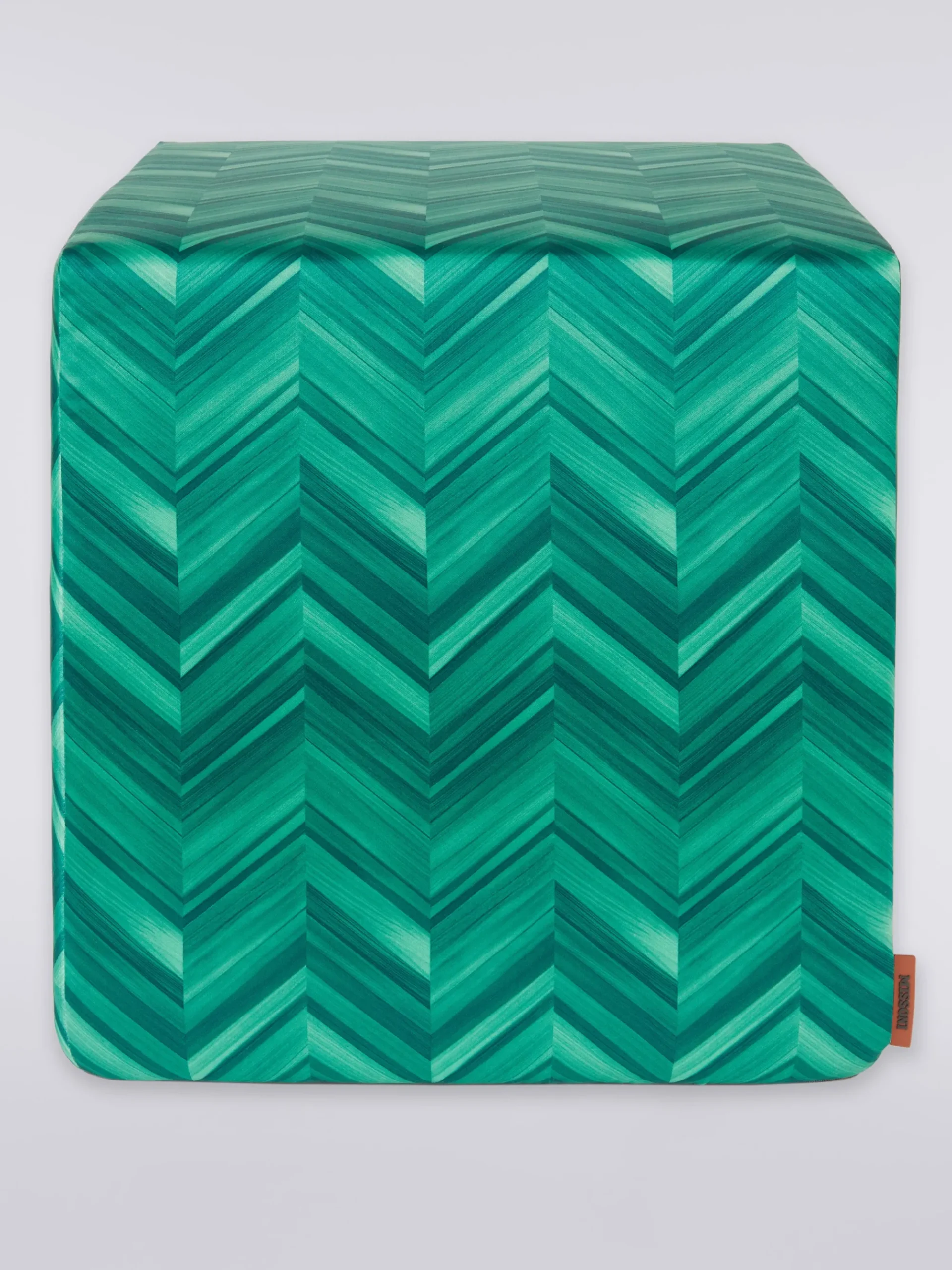Pouf cubico Layers 40x40x40 cm in rasatello di cotone chevron