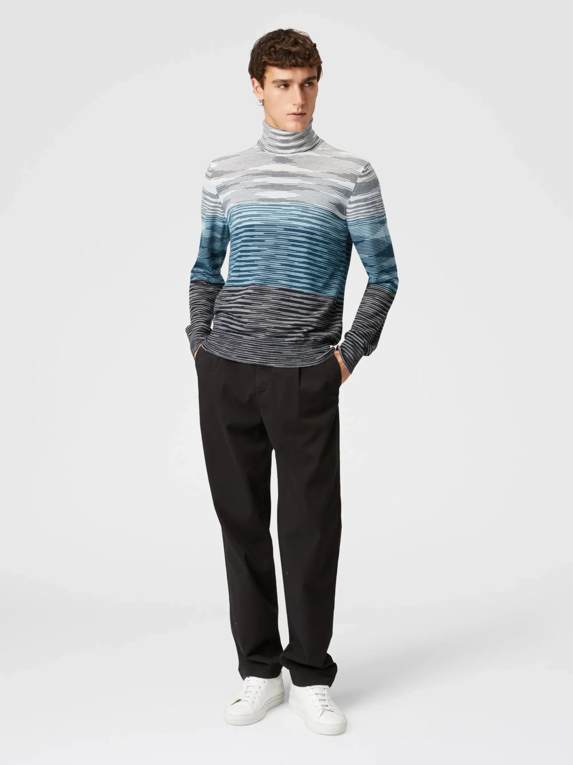 Pullover a collo alto in lana fiammata