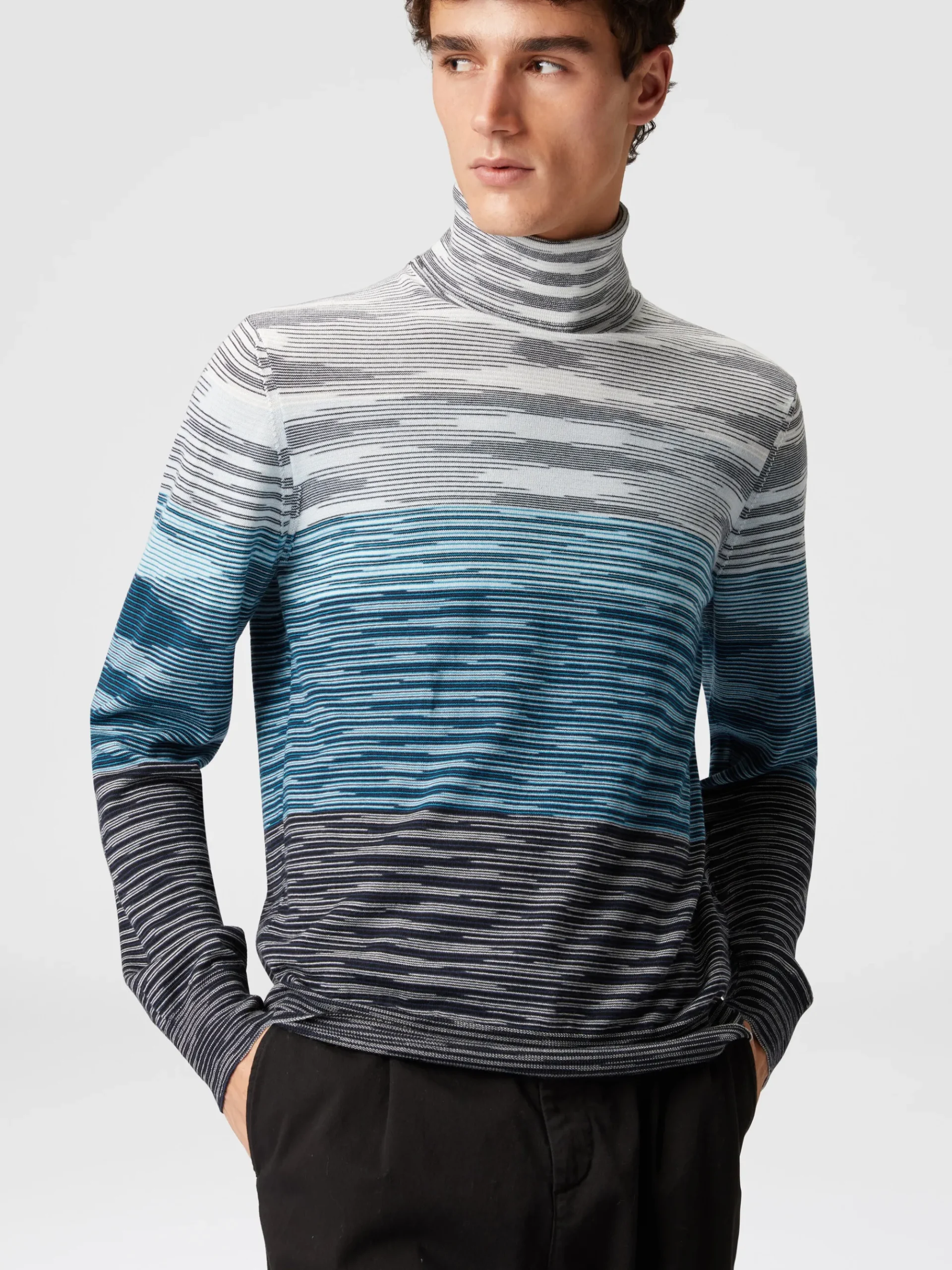 Pullover a collo alto in lana fiammata