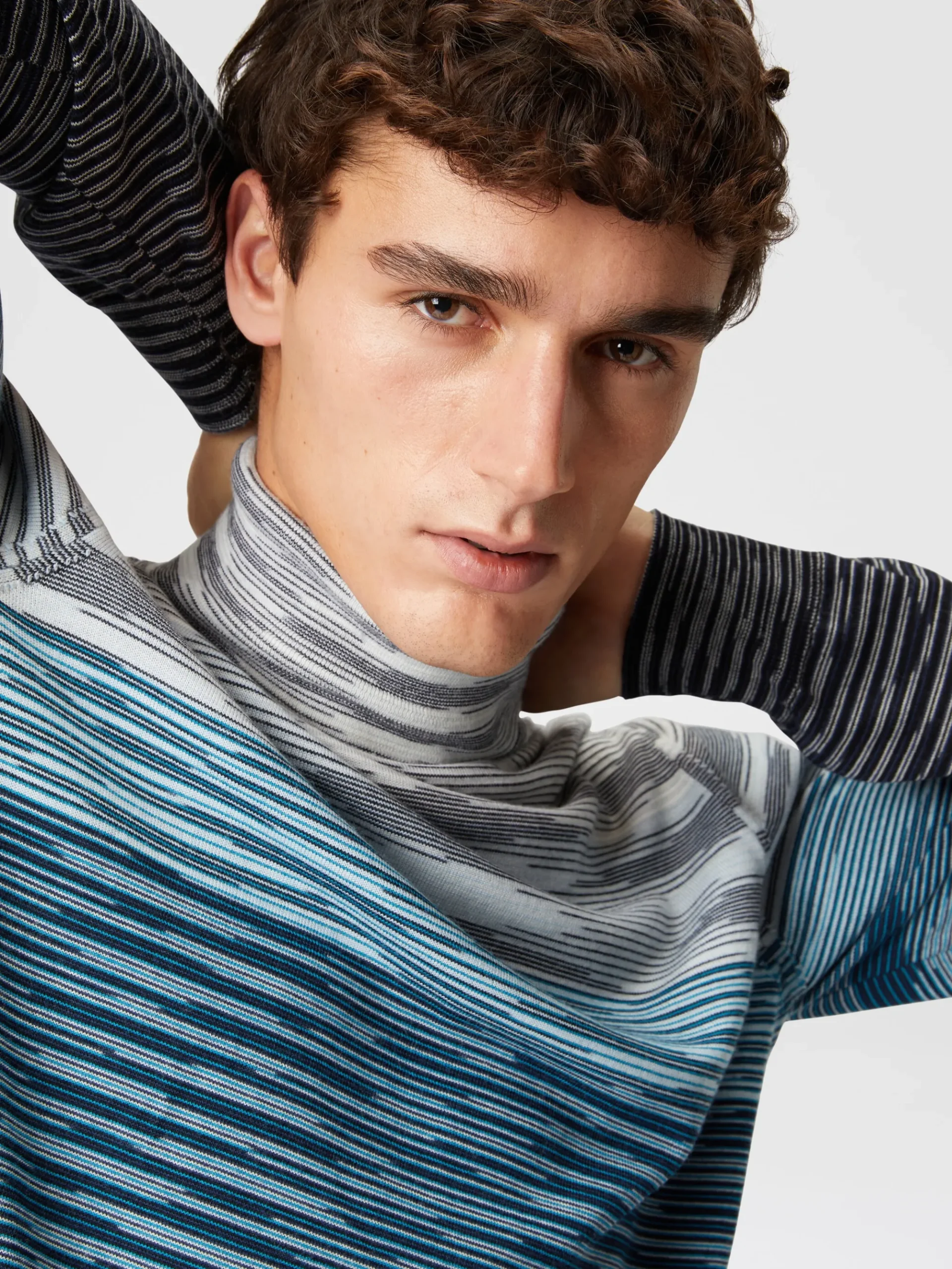 Pullover a collo alto in lana fiammata