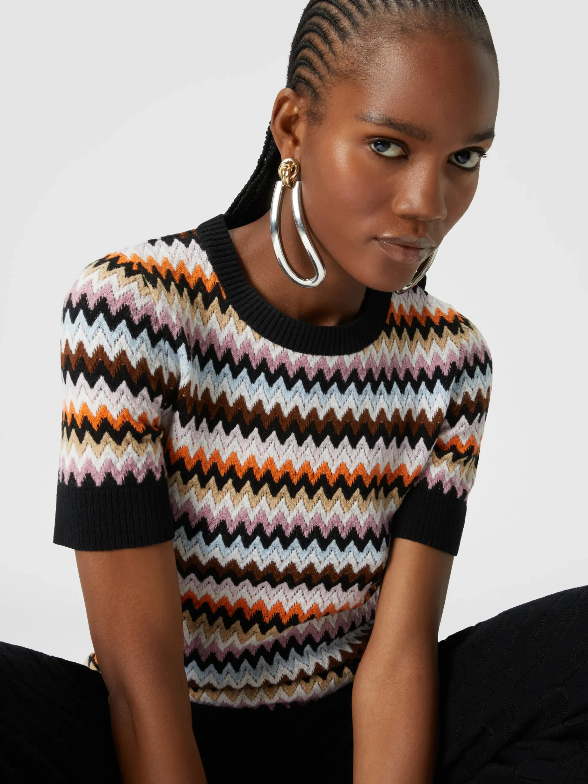 Pullover girocollo a maniche corte in lana zig zag