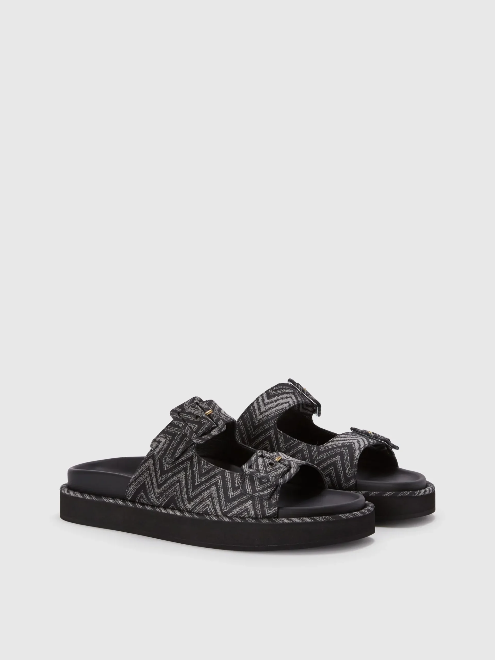 Sandali con doppia fascia in tessuto zig zag