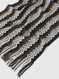 Scialle in lana zig zag con frange