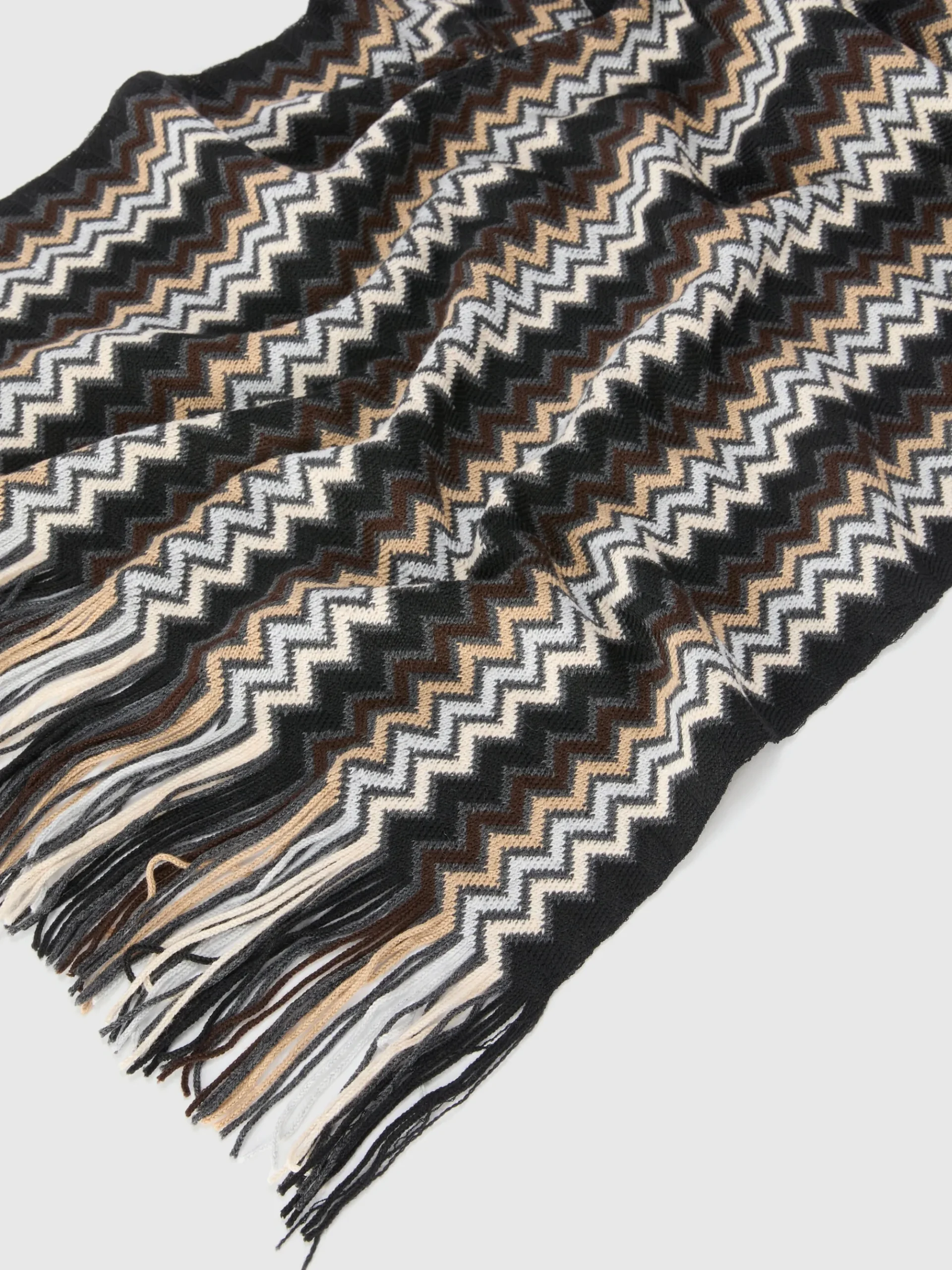 Scialle in lana zig zag con frange