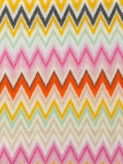 Sciarpa in lana zig zag con applicazione logo