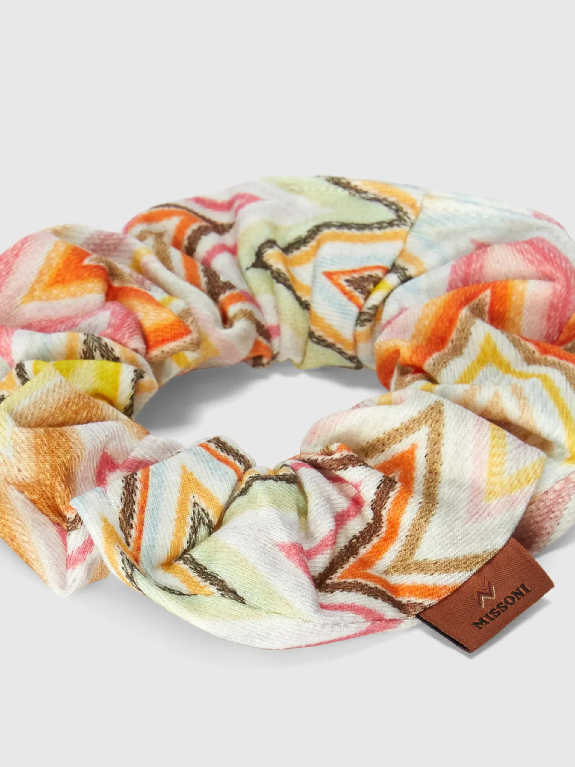Scrunchie in cotone zig zag con etichetta logo