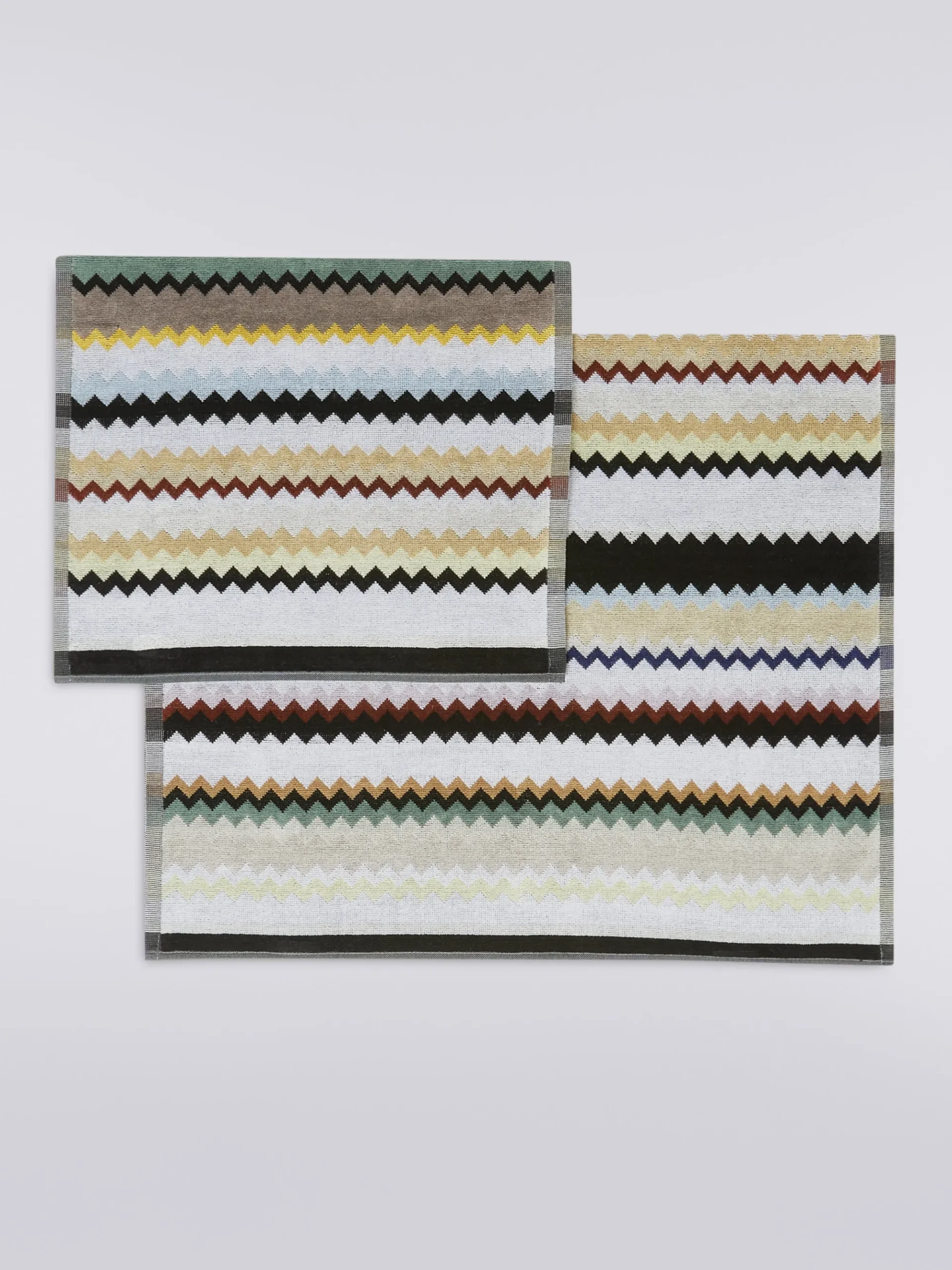 Set 2 pezzi di asciugamani da bagno Curt in spugna di cotone chevron