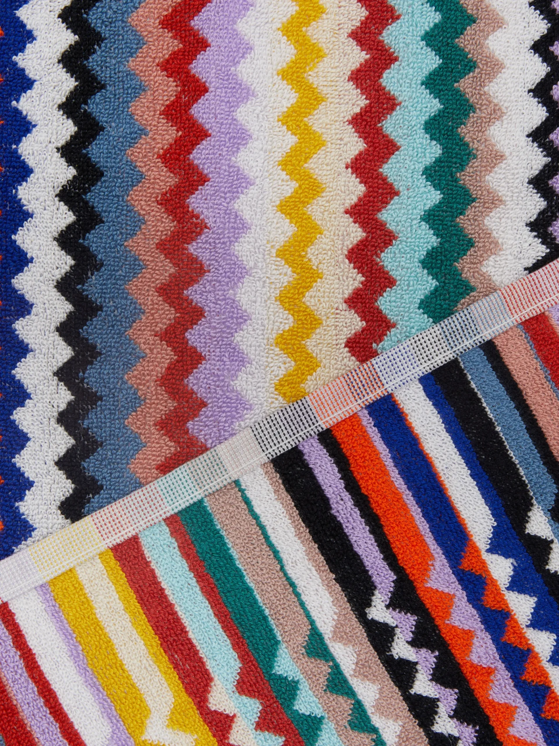 Telo da bagno 150x100 cm Riverbero in spugna di cotone zig zag