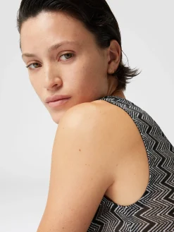Top con motivo zig zag lamé