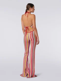 Top con scollatura all'americana in crochet rigato