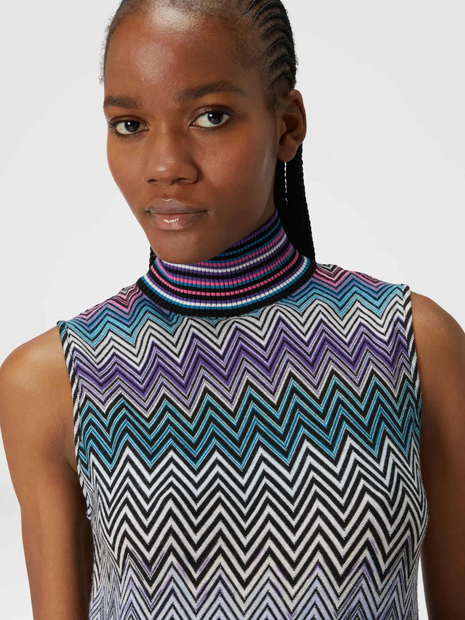 Top senza maniche a collo alto in lana zig zag